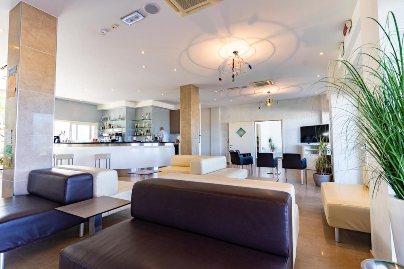 Hotel Bellevue Cattolica Exterior foto