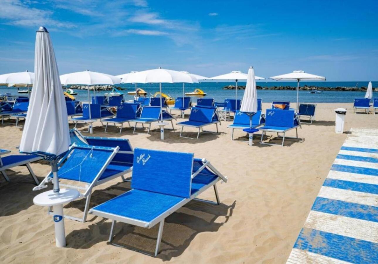 Hotel Bellevue Cattolica Exterior foto