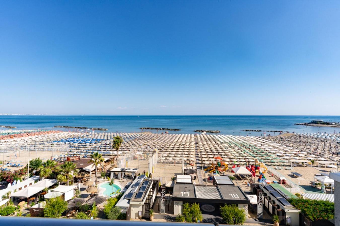Hotel Bellevue Cattolica Exterior foto