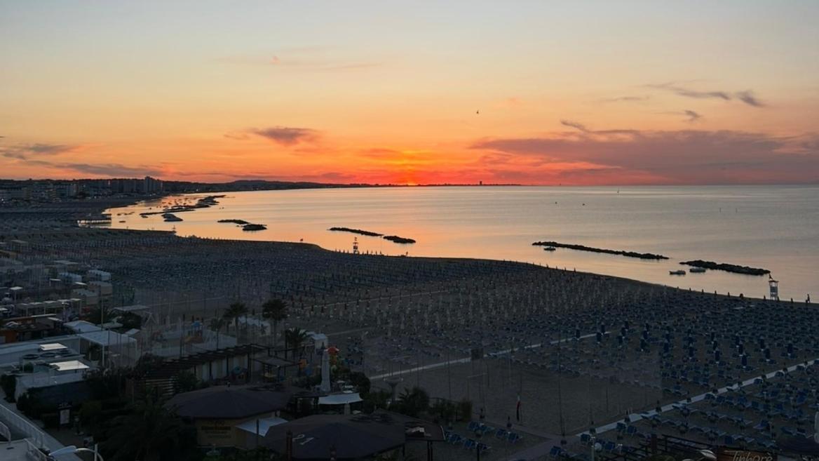 Hotel Bellevue Cattolica Exterior foto